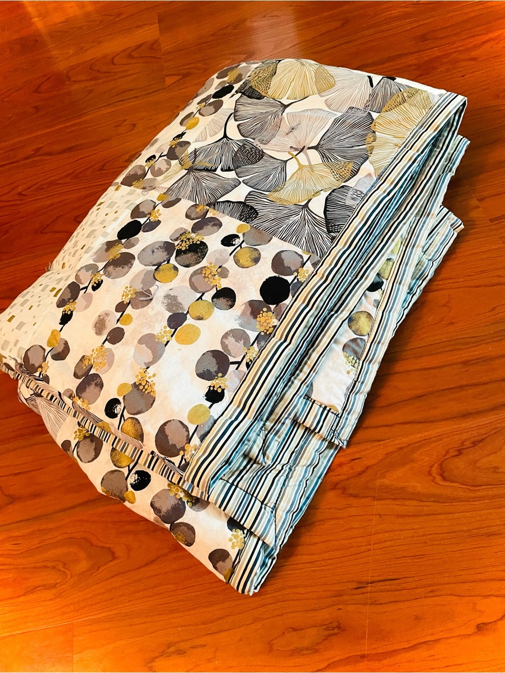 Beautiful Handmade Japanese Style Quilt 57 x78” Reversible Neutral Tones OOAK